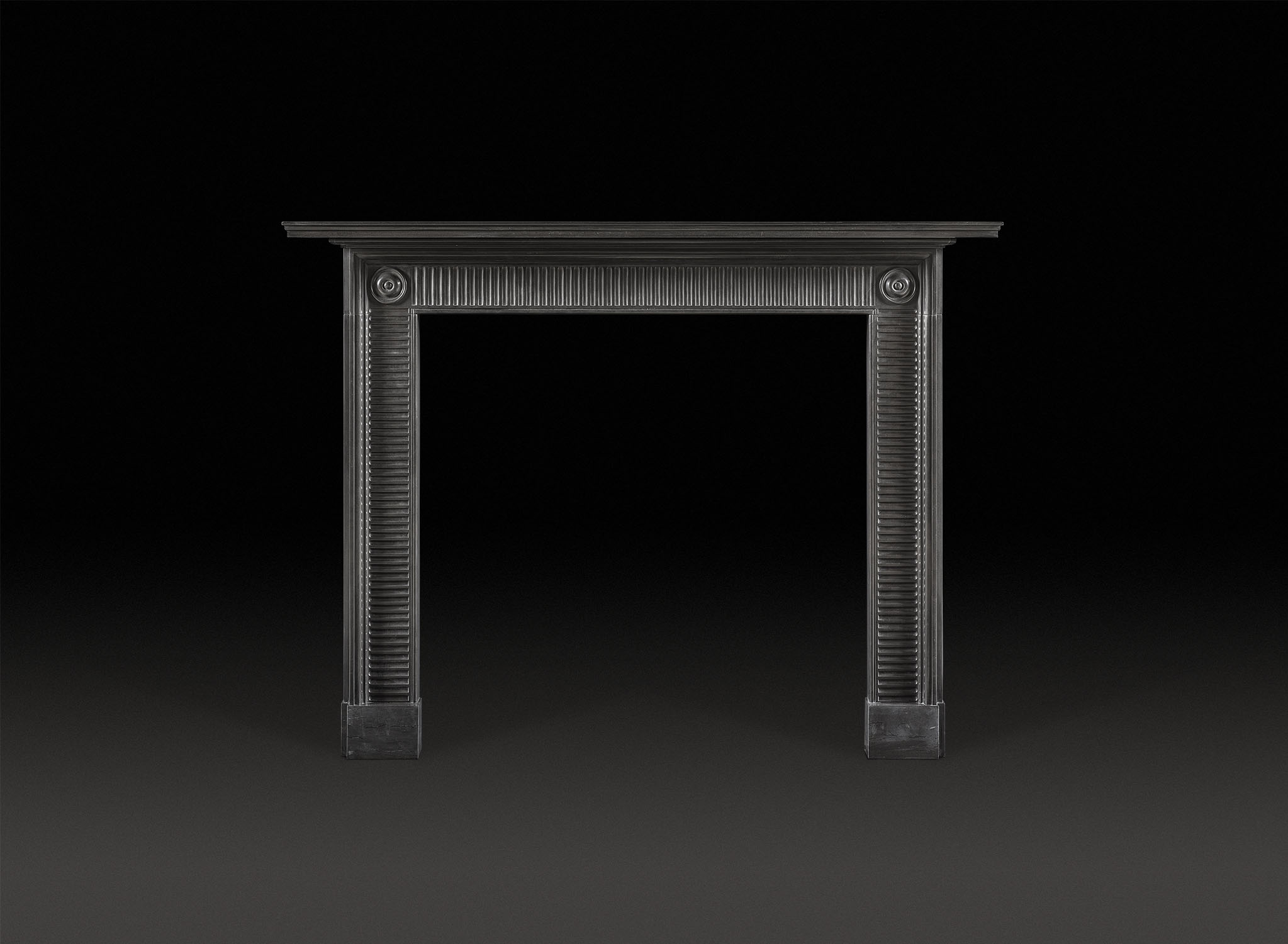 Jamb Compton Black fireplace