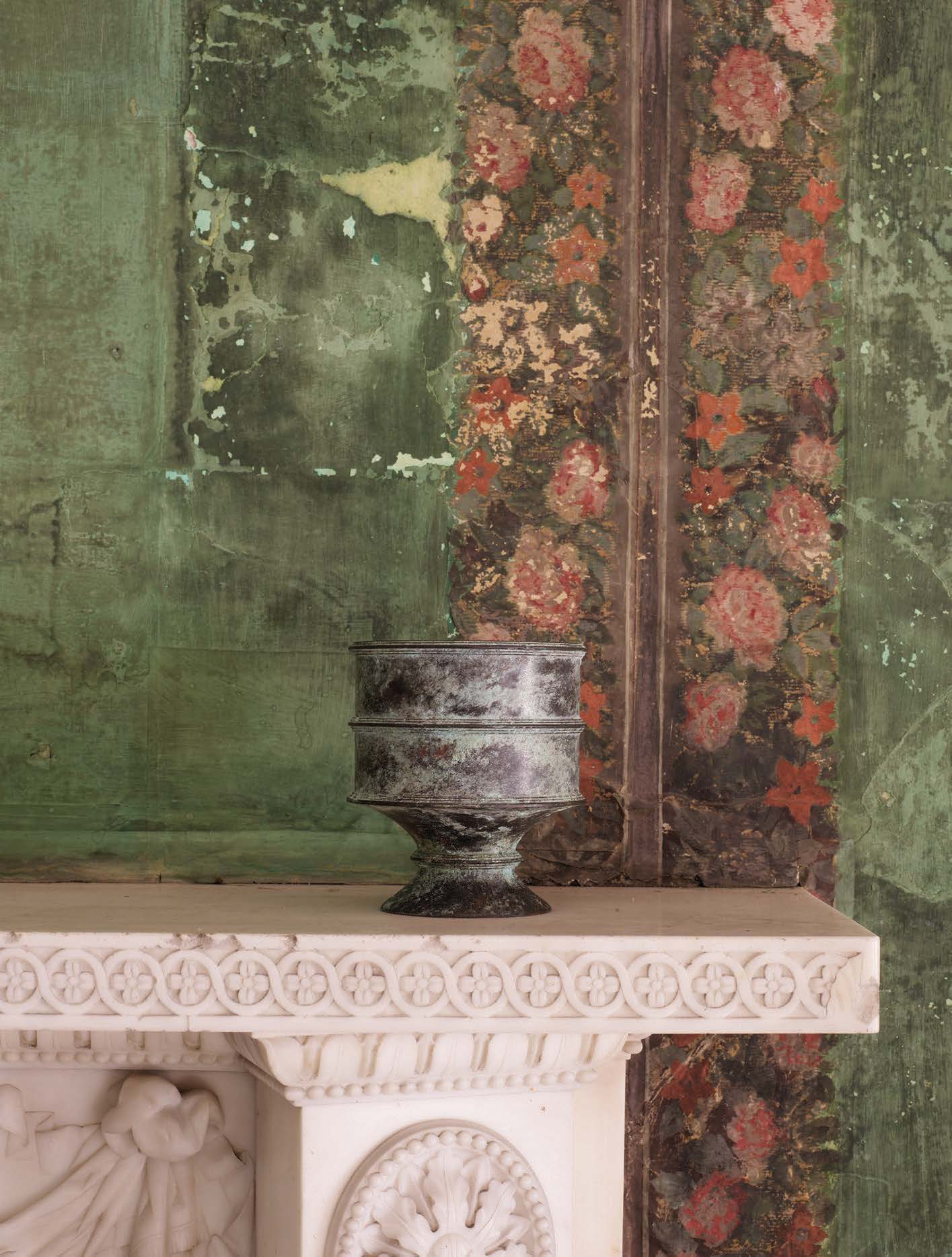 The Limited Edition Jamb Candle is an exciting collaboration with the masters of scent, Austin Moro and Eliza Dabron.